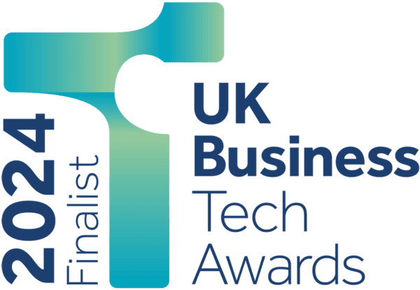 Logo für die UK Business Tech Awards 2024 mit einer abstrakten Form in Blau und Grün, links der Text „2024 Finalist“ und rechts „UK Business Tech Awards“.