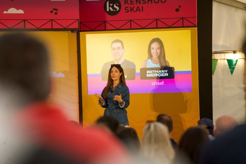 Auftritt auf der Bühne bei Skai „Shopable in the Park 2025“