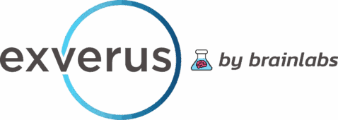 Logo für „exverus“ von brainlabs, auf dem das Wort „exverus“ in fetten Buchstaben zu sehen ist, die teilweise von einem blauen Halbkreis mit Farbverlauf umrahmt sind, daneben ein kleines Reagenzglas mit einem rosa Gehirn-Symbol neben dem Text „by brainlabs“.