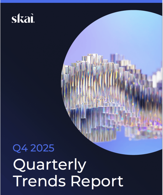 Titelseite des Skai zu den Trends im 4. Quartal 2025, mit einer abstrakten, farbenfrohen, glasartigen Skulptur vor blau-lila Hintergrund, wobei auffällige weiße und lila Schriftzüge die Trends in der digitalen Werbung Skai 2025 hervorheben.