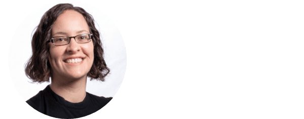 Portrait d'une femme souriante, portant des lunettes et les cheveux bruns courts, vêtue d'un haut noir. À droite, on peut lire « CAROLYN NAGELE » au-dessus d'un logo Hormel Foods à peine visible, soulignant son expérience au sein de grandes sociétés d'études de marché.